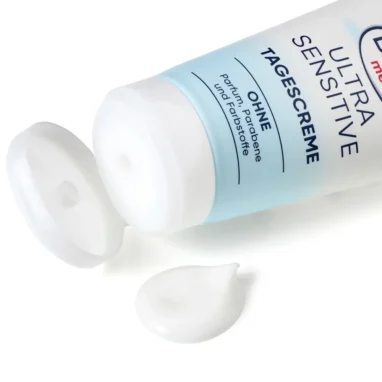 Balea med Ultra Sensitive face cream texture close-up