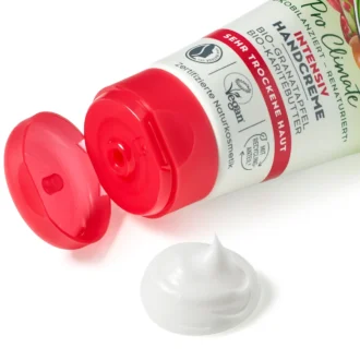 Alverde Pomegranate Intensive Hand Cream, 75ml Close-up of creamy white texture of alverde Pomegranate & Shea Hand Cream