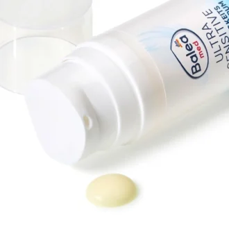 Close-up texture of Balea med Ultra Sensitive Intensive Serum drop