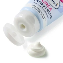 Balea Urea Day Cream SPF15, 50ml Balea Urea Day Cream SPF15 - Texture