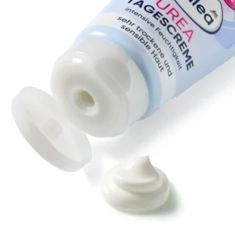 Balea Urea Day Cream SPF15, 50ml Balea Urea Day Cream SPF15 - Texture