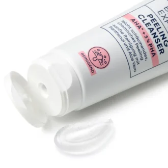 Clear gel texture of the Beauty Expert Peeling Cleanser