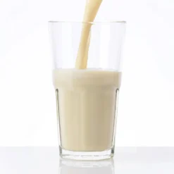 Mivolis Diet Shake Vitalkost Vanilla, 500g Creamy vanilla diet shake in glass – rich protein texture and smooth blend