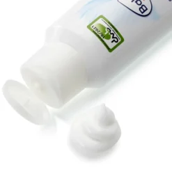 Balea Med Ultra Sensitive Cleansing Milk, 200ml Creamy and white texture of Balea Med Ultra Sensitive Cleansing Milk