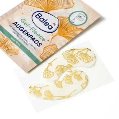 Balea Energizing Eyepads Gel-Fleece, 1pc. Close-up of the cooling Gel-Fleece texture for under-eye treatment