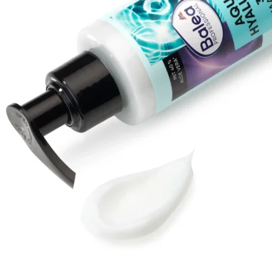 Balea Aqua Hyaluron Hair Mask creamy texture detail