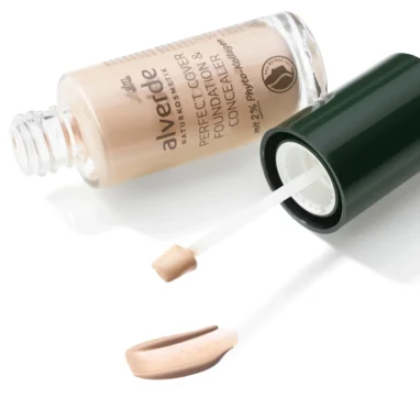 Alverde Foundation & Concealer with 2% Phyto-Collagen 40 Caramel, 25 ml Back packaging of alverde Perfect Cover Foundation & Concealer 40 Caramel, 25 ml