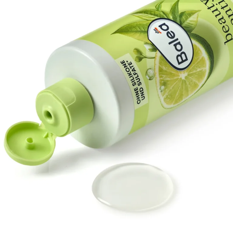 Balea Beauty Essentials Refreshing Shampoo packaging detail featuring lime and green tea extracts