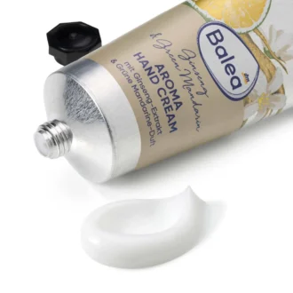 Balea Ginseng & Green Mandarin Hand Cream texture view