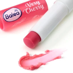 Balea Very Cherry Tinted Lip Balm 4.8 g with shea butter and a subtle color finish - Detail