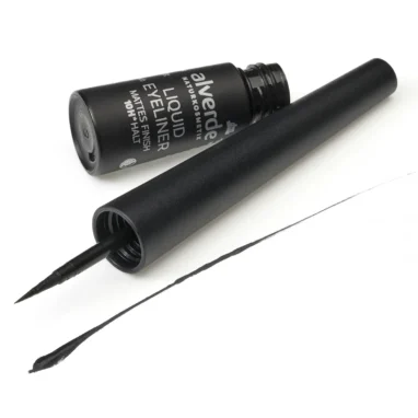 Fine applicator tip of alverde Liquid Eyeliner 10 Black for precise matte eyeliner application