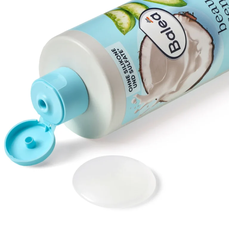 Balea Beauty Essentials Moisturizing Shampoo packaging detail highlighting aloe vera and coconut milk